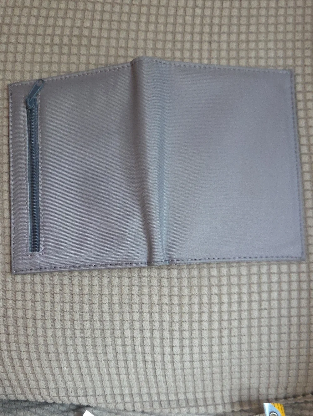 Bond Street Gray Men's Card Holder Wallet
